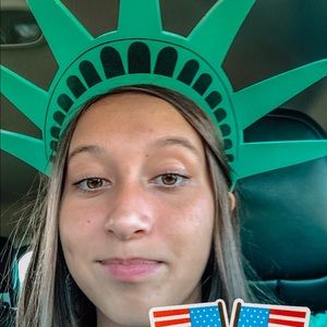 Meet your Posher, Adrianne